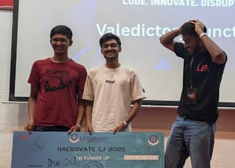 Hackovate Stage Moment